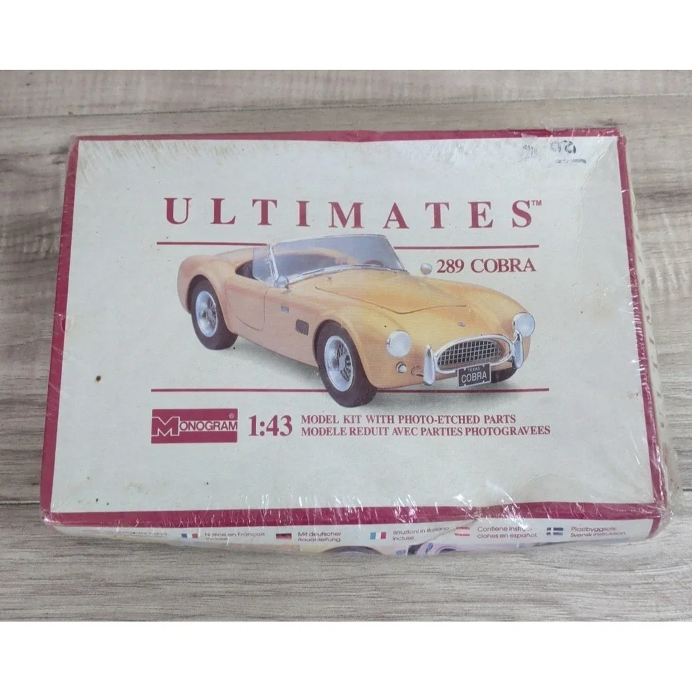 Monogram Ultimates 289 Ford Cobra Roadster - 1:43 Scale - Kit #2044 
